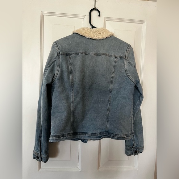 Universal Thread shearling lined jeans jacket - Picture 5 of 6